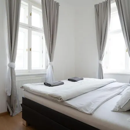 The Dante Family And Friends - Center, Parking Apartmán Praha